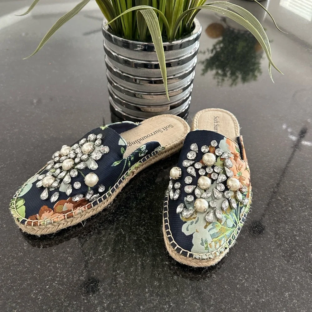 NWOT Soft Surroundings Embellished Floral Espadrille Loafers - Picture 2 of 4